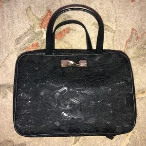 VICTORIA’S SECRET MAKEUP BAG